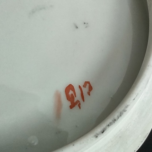 ‼️SOLD‼️ Vintage Oriental Collectible Porcelain Lidded Round Trinket Jewelry Box - Picture 5 of 11